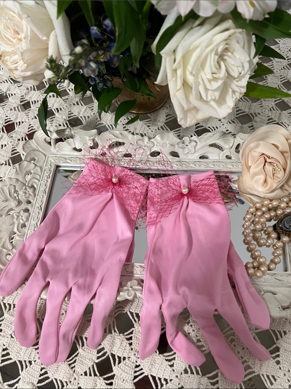 Pink Vintage-Inspired Ladies Gloves with Decorative Netting